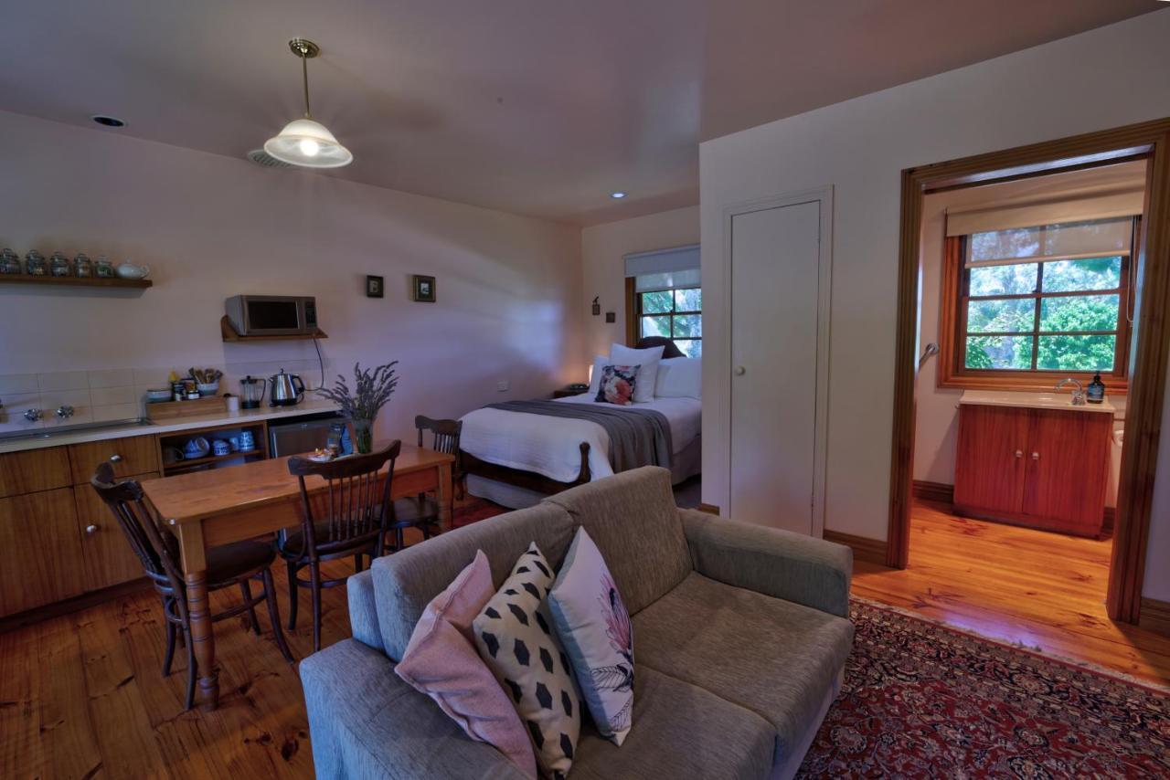 Cherry Plum Cottages Port Fairy Eksteriør billede