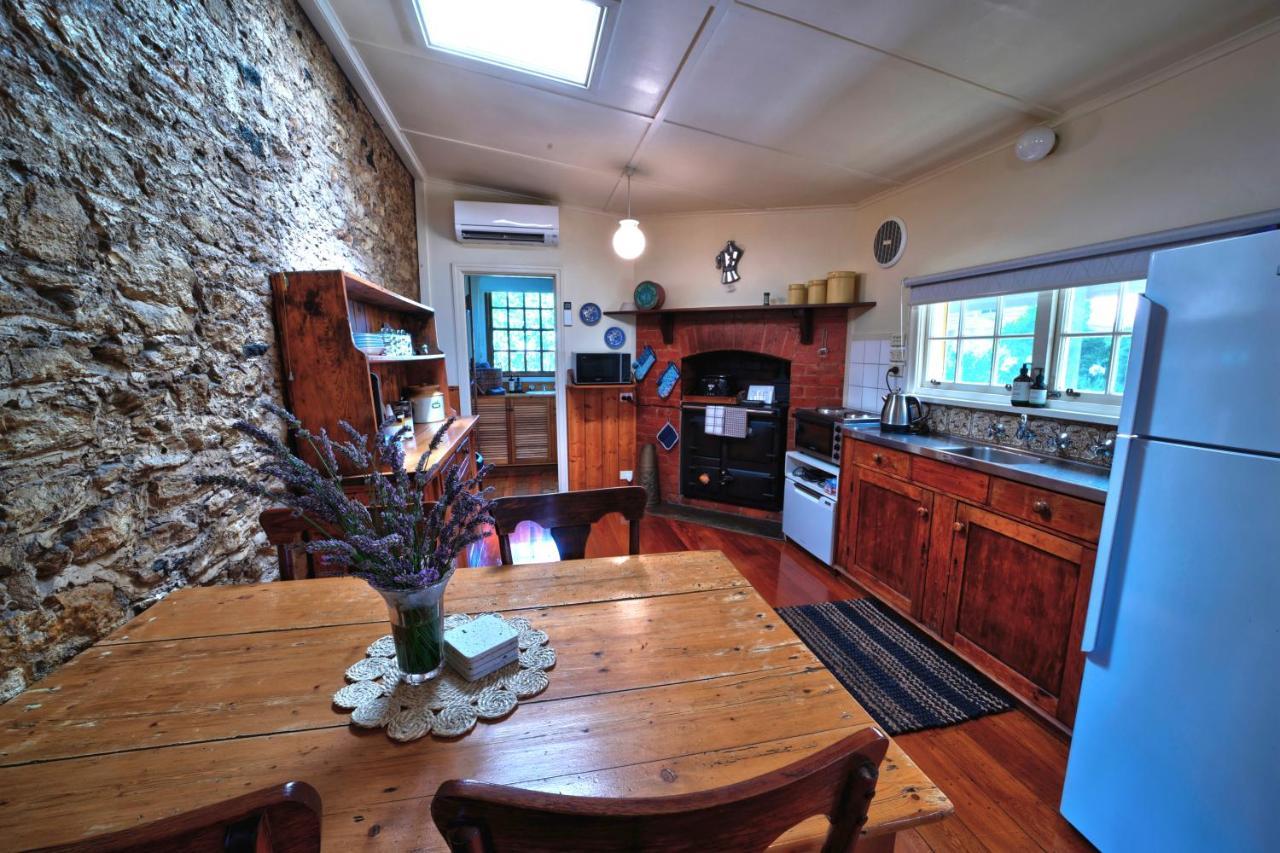 Cherry Plum Cottages Port Fairy Eksteriør billede