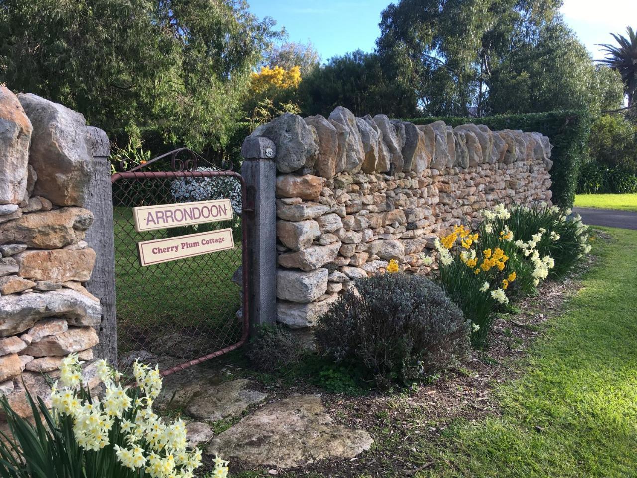 Cherry Plum Cottages Port Fairy Eksteriør billede