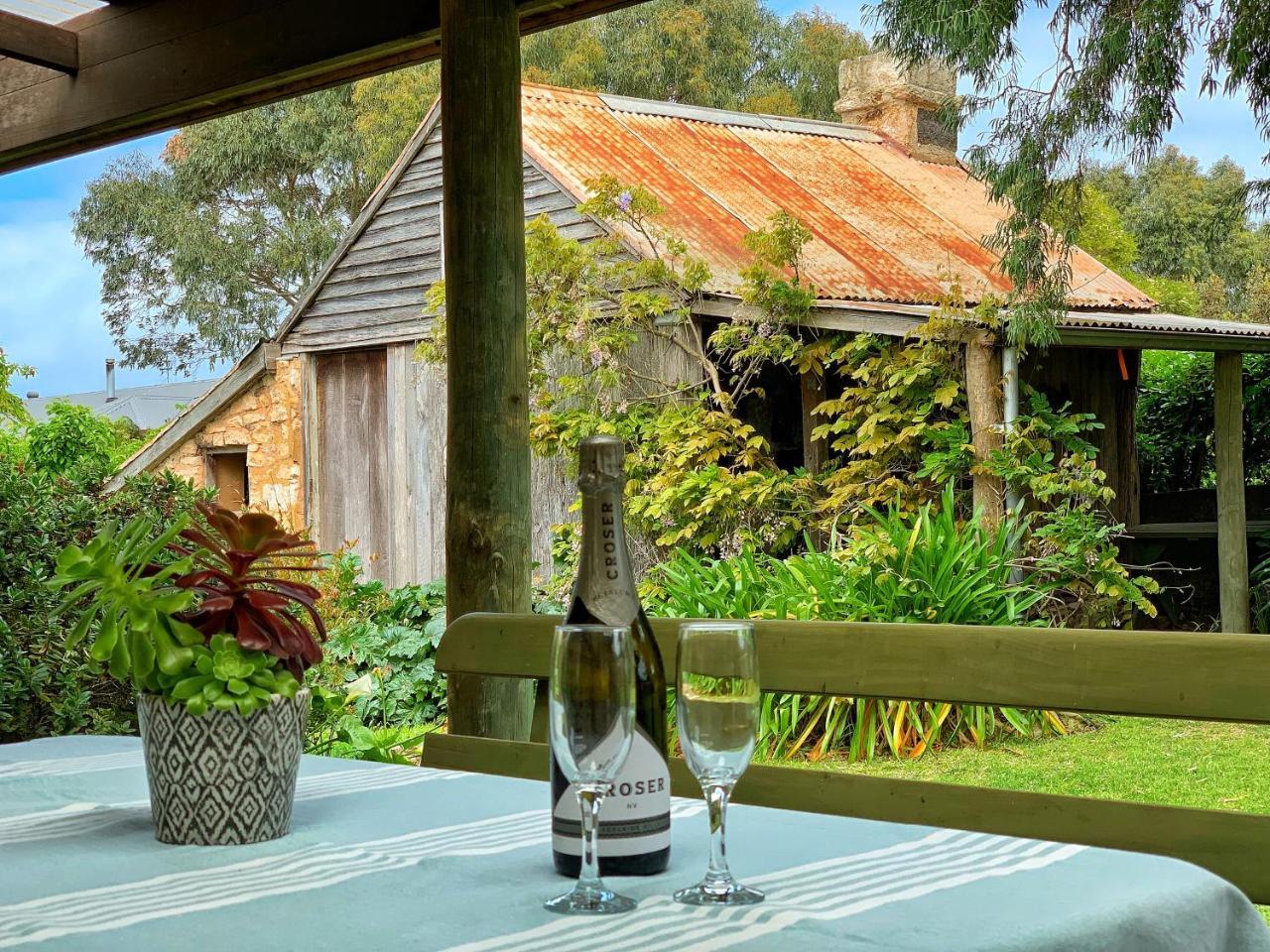 Cherry Plum Cottages Port Fairy Eksteriør billede