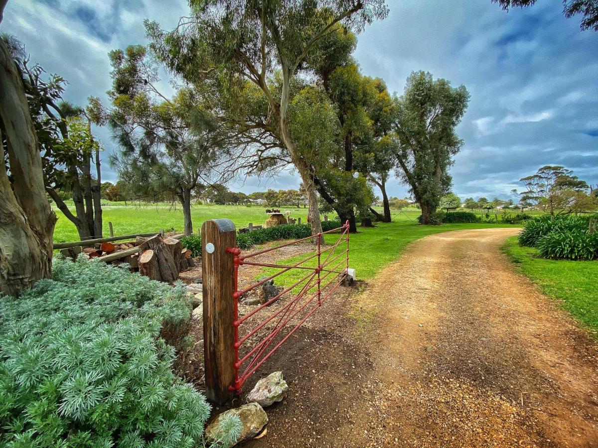 Cherry Plum Cottages Port Fairy Eksteriør billede